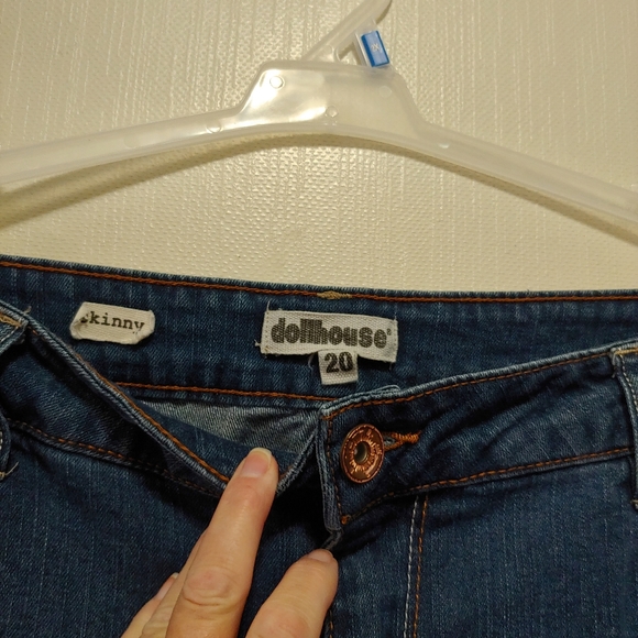 Dollhouse Size 20 distressed skinny jeans - Picture 3 of 4